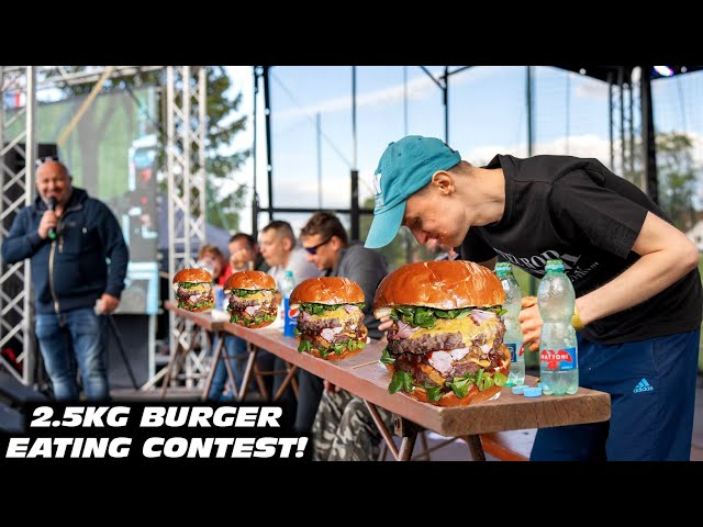 GIGA BURGER EATING CONTEST (REAL EATING SPEED) | BURGER DAY 2022 | PRIZES WORTH 2000 CZK!!