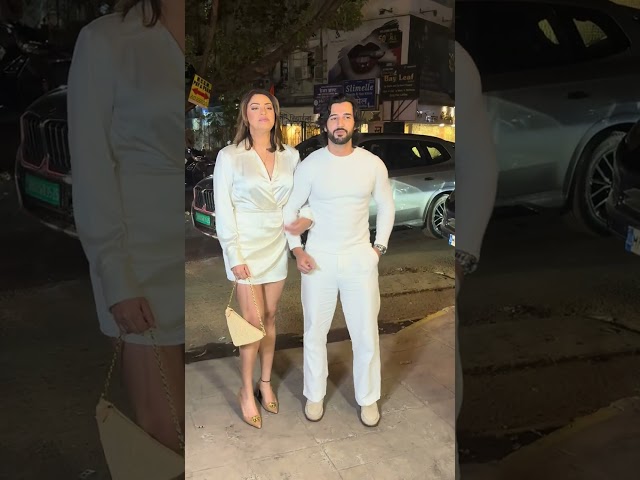 Anushka and Aditya were seen twinning in white as they arrive at the party 🤍🥰