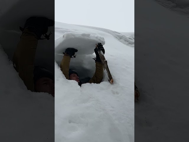 2 DAYS in the Snow cave / Giant Winter Bushcraft Shelter ASMR