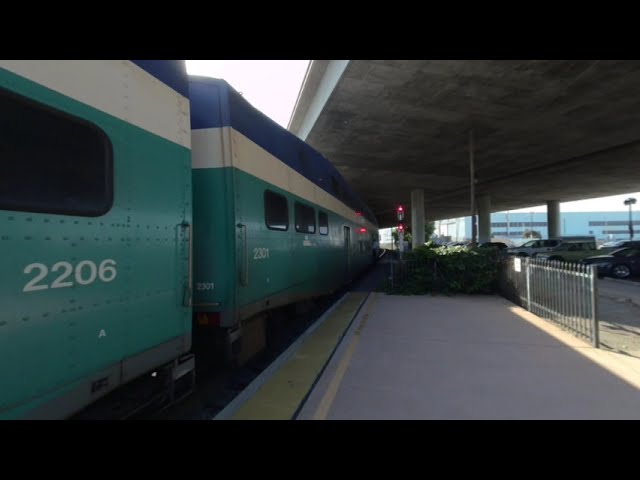 VR180 - San Diego Coaster Train #639 Northbound in Old Town San Diego - September 28th 2020 (1/2)