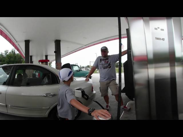 2016-08-05 - VLOG 360 027 - Pumping Gas