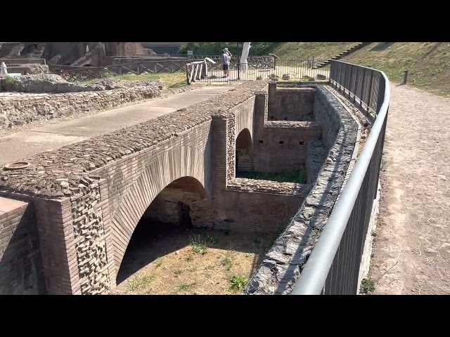 Walking in Rome (Circus Maximus) 7 Aug 2022 [4K HDR]