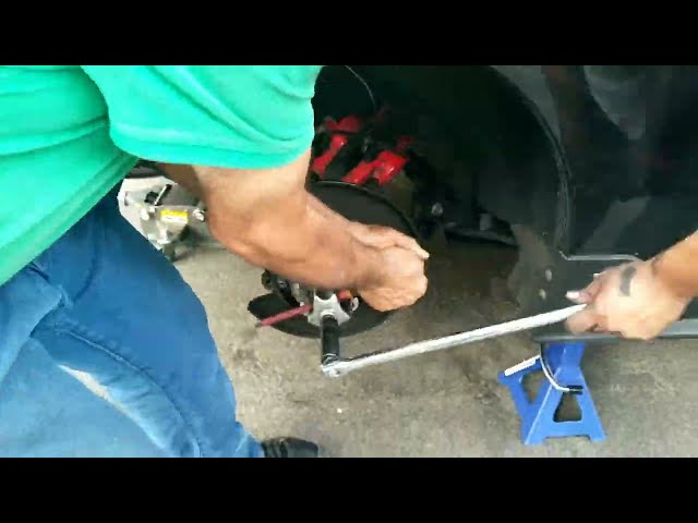 Rear Hub Removal on BRZ using a Hub Puller because of Rust