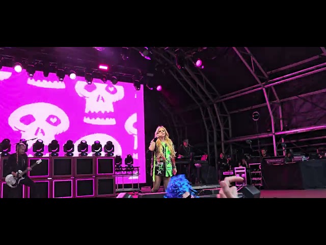 Avril Lavigne - Greatest Hits Tour 2024 Live in Manchester UK - 01 - Girlfriend