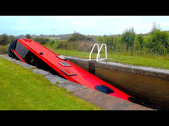 Idiots In Boats Caught On Camera