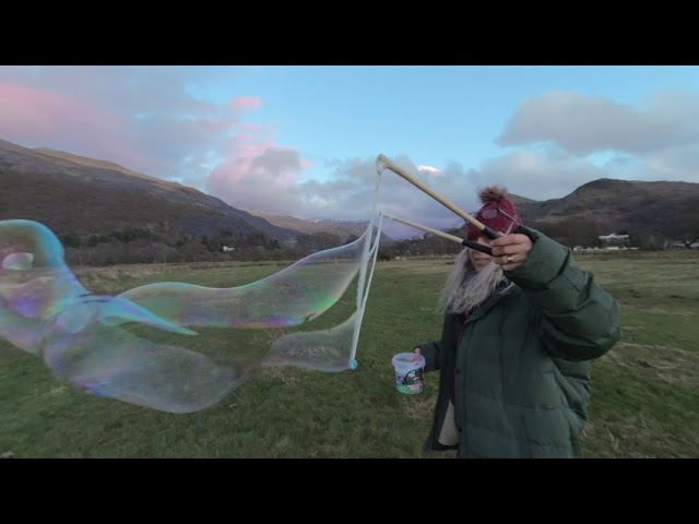 Our Dr Zigs Giant Bubbles. First #Vuze3D. Llanberis, North Wales