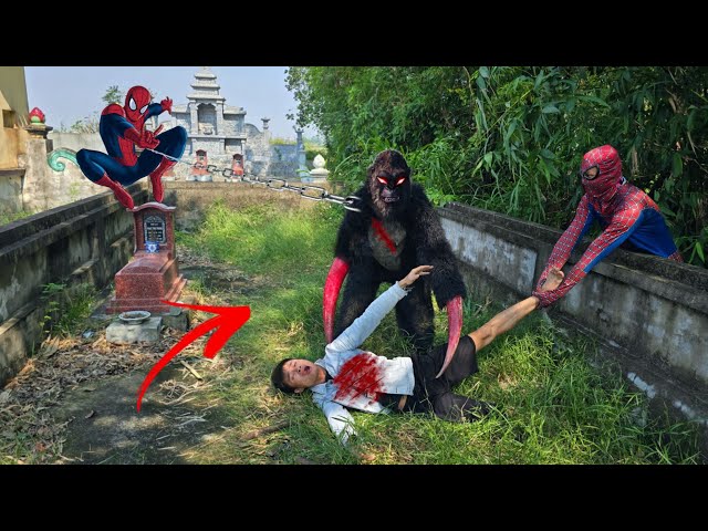 Brave Spider-Man Confront Dangerous Carnivorous Monster