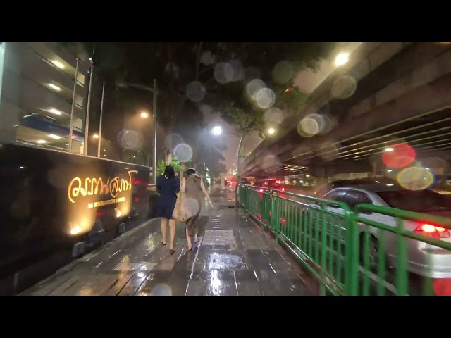 Pouring rain in BKK. - dual GoPro 180vr synced with iPhone