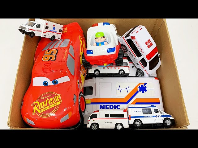 救急車のミニカーが走る！サイレンありで坂道走行！緊急走行｜Ambulance minicar runs in an emergency with sirens!