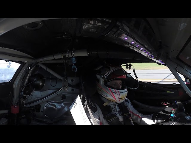 Hotlap with the Porsche 911 RSR at Daytona (360° video)