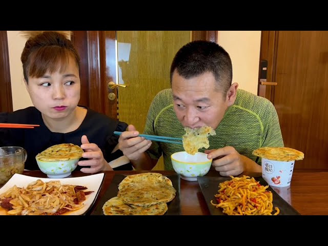 来都给你吃，饭桶#eating show#eating challenge#husband and wife eating food#eating#mukbang #asmr eating