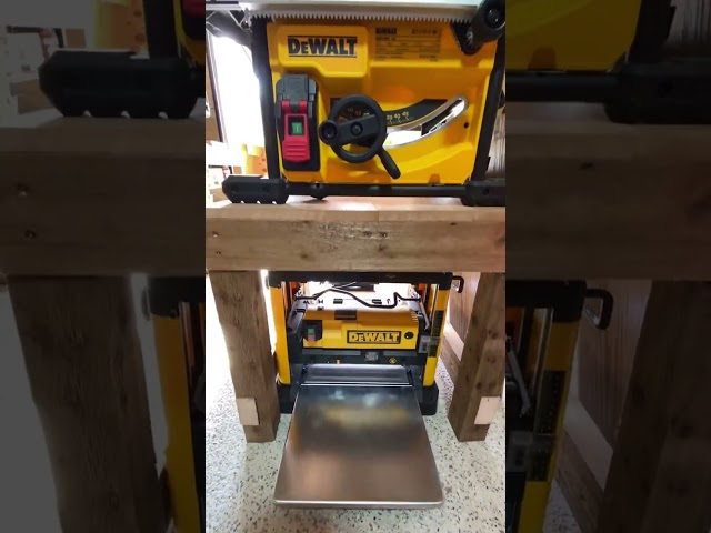 Small workshop setup #woodworking #workshop #handmade #diy #tools #dewalt #wood #woodcraft