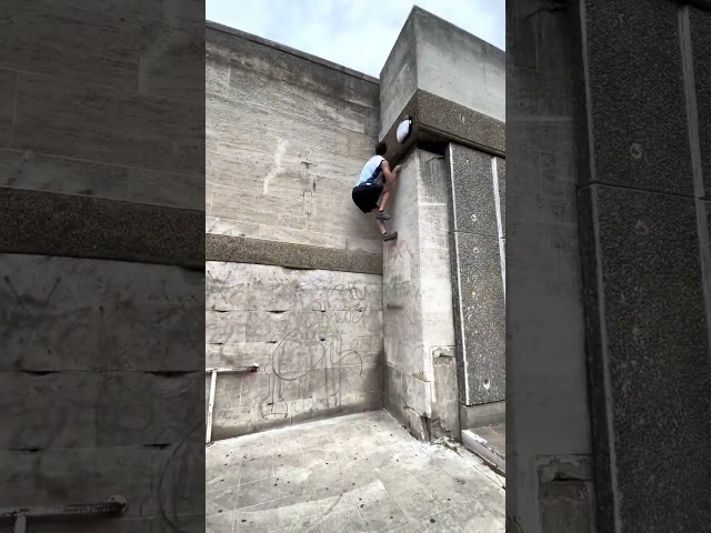 Speed parkour ascent by Aidan Goddard in London, England 🇬🇧 (bottom view)