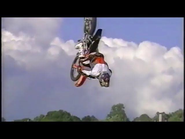 2000 Gravity Games Freestyle Moto Finals (Carey Hart’s First Backflip) Part 2/3