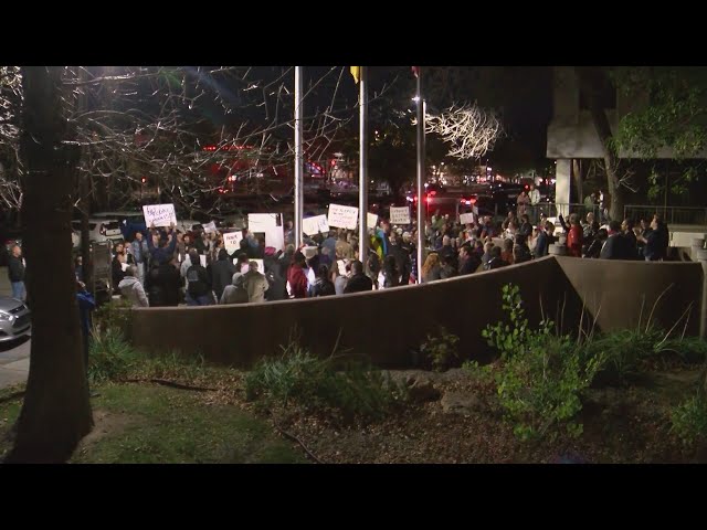 Community protests ignite heated debate over book bans at Albuquerque school board meeting