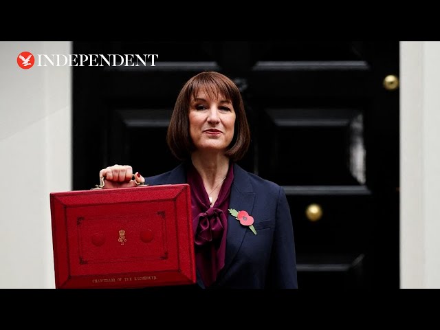 Rachel Reeves delivers Mansion House speech