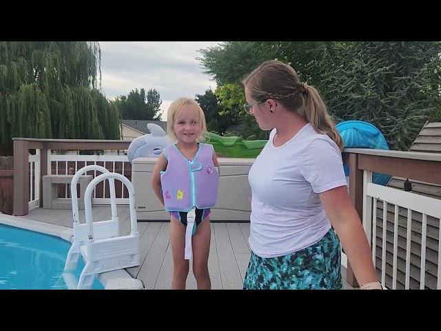 Review of Pottwal Swim Vest for Kids - Swim Jacket for 1-2 Years (24-33LBS)