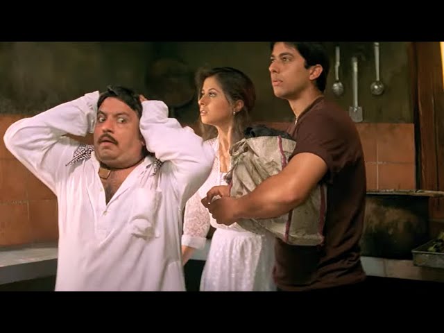 आफताब ने मल्लिका की मदद उससे घर से भागने में की - Mast Hindi Movie Best Scene