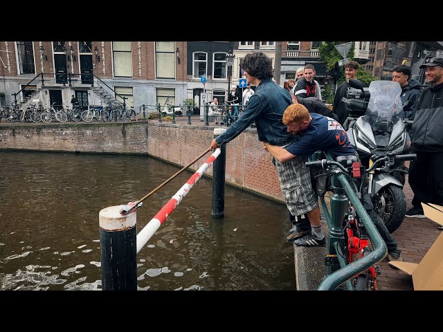 Amsterdam stick masters Extras