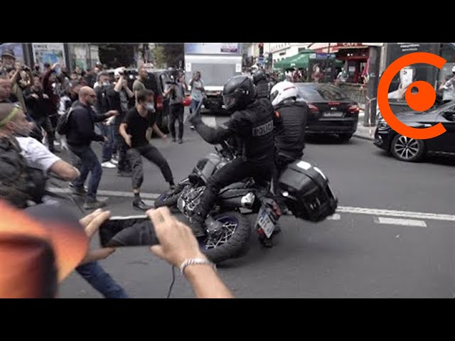 Manifestation anti pass-sanitaire : BRAV-M attaquée, une moto au sol (24 juillet 2021, Paris) [4K]