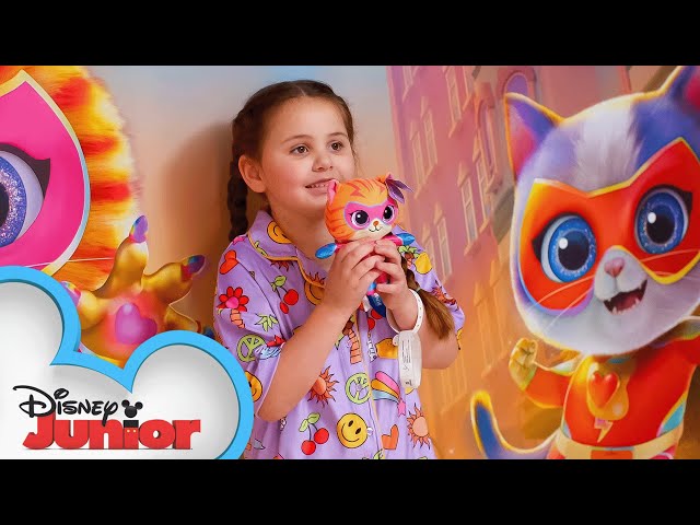 Disney Junior Shares Pawsitive Vibes At Children’s Hospital 🐱 | SuperKitties | @disneyjr