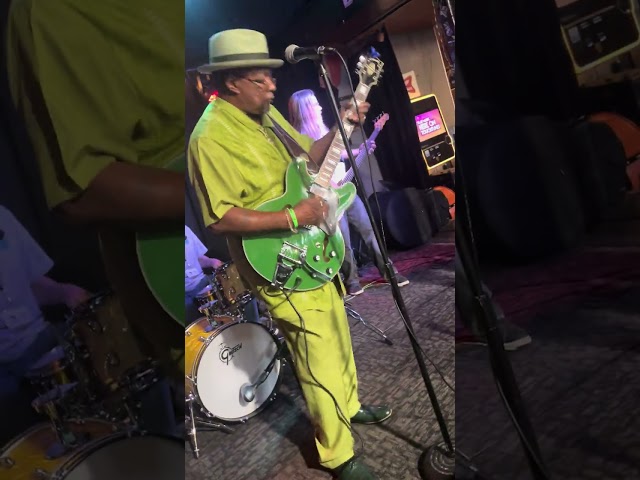 Big Daddy Fox at Billy's Jam in Grand Rapids