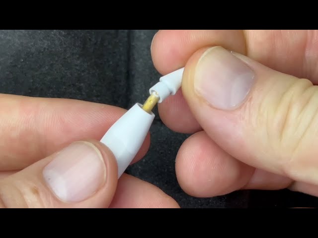 How to remove the tip of an Apple Pencil Pro