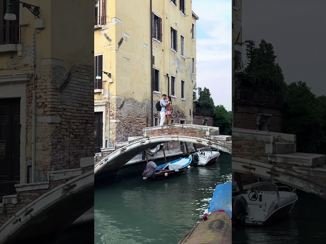 #Venice #surpriseproposa on a bridge #travel #surprise proposal