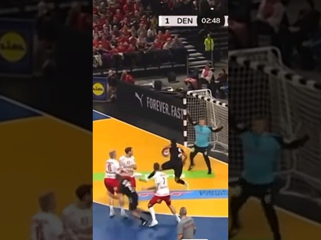 Yahia Omar Destroyed Emil Nielsen 🥶   #handball #egypt #denmark #handballer #ihf #ehf #مصر #كرة_اليد