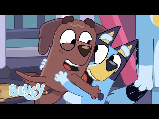 Bluey Meets Winnie! 🤎 ✨ 💙 | Season 2 Highlight - Café ☕️ | Bluey