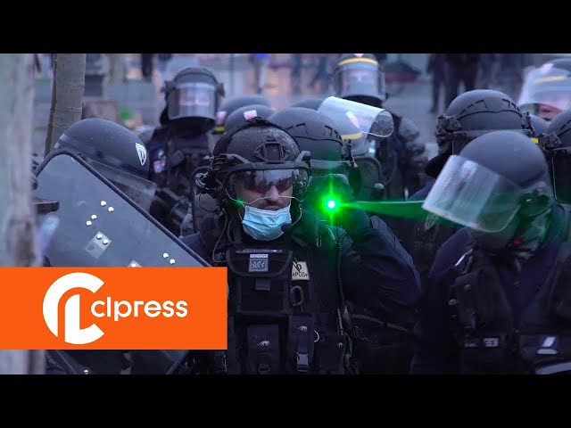 Manifestation des Gilets Jaunes : quelques incidents et tensions  (30 janvier 2021, Paris) [4K]