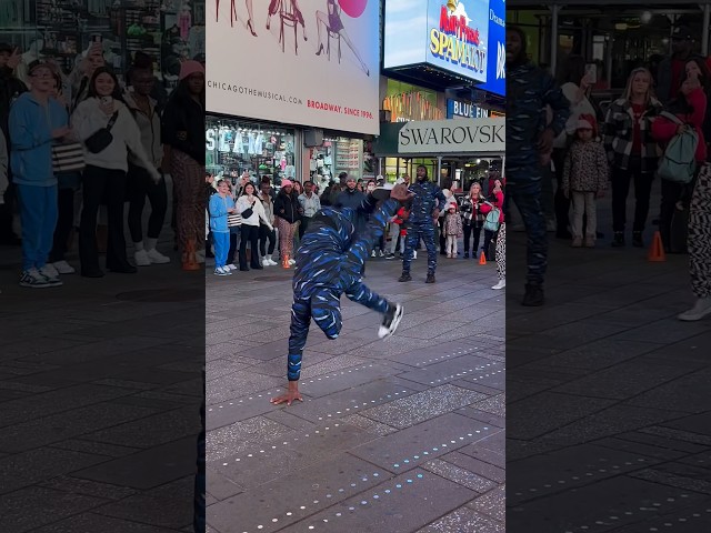 Only in New York 🔥🔥🔥🥵🥵🥵😳😳😳💯💯💯❌❌❌🤙🏾🤙🏾🤙🏾🤙🏾 #nyc #christmas #viral #dance #travel