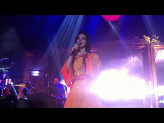 "Cola" - Lana Del Rey - Paradise Tour Milano - 7 Maggio 2013