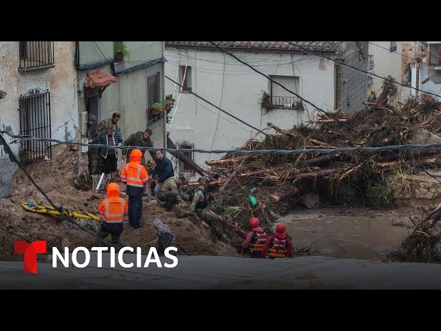 Aumentan las muertes en España y EE.UU. ofrece ayuda a por el desastre | Noticias Telemundo