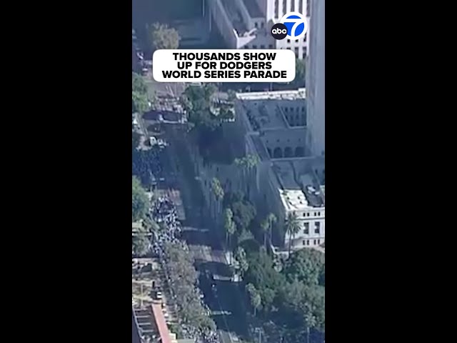 Thousands show up for Dodgers World Series parade!