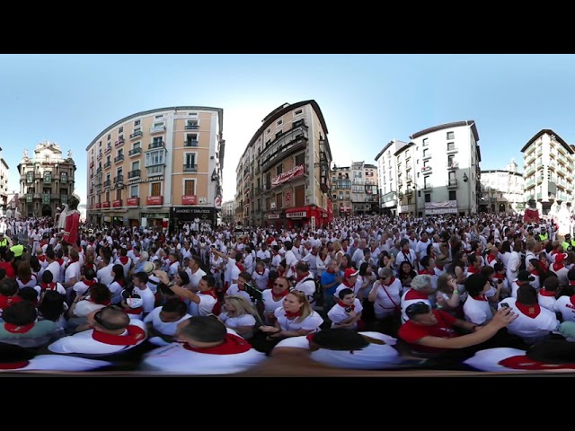 Running of the bulls 360° video