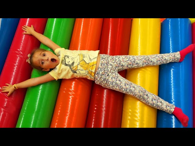 Sofia and her friends are having fun in Trampoline Park!