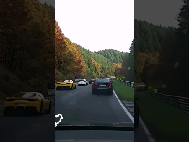 #Shorts | 𝗡𝗲𝗮𝗿 𝗠𝗔𝗦𝗦 𝗖𝗥𝗔𝗦𝗛 𝗞𝗲𝘀𝘀𝗲𝗹𝗰𝗵𝗲𝗻 | NORDSCHLEIFE #crash #closecall