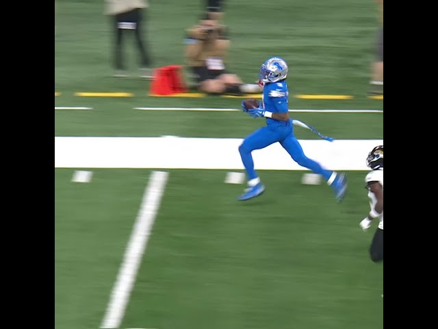 Jameson Williams with a 64-yard touchdown catch from Jared Goff vs. Jacksonville Jaguars