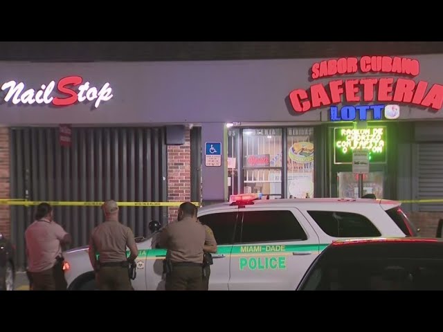 Customer stabbed outside of SW Miami-Dade cafeteria