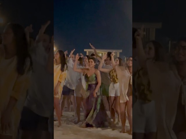 Sara Ali Khan Is In Her BEACH Girlie Era ✨🤭 | #shorts #bollywood #comedy #trending