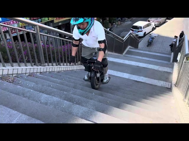 Kingsong F22 Pro Climbing Stairs #kingsongf22pro #euc #electricunicycle