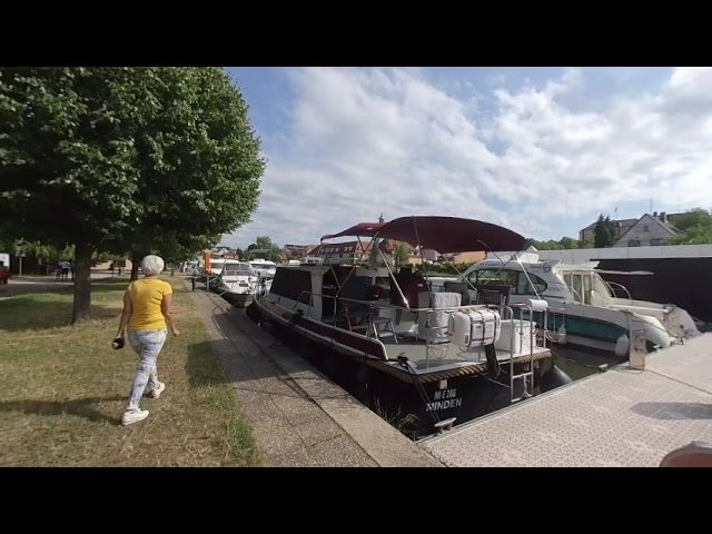 Saverne brocante 260622 180 VR 3D