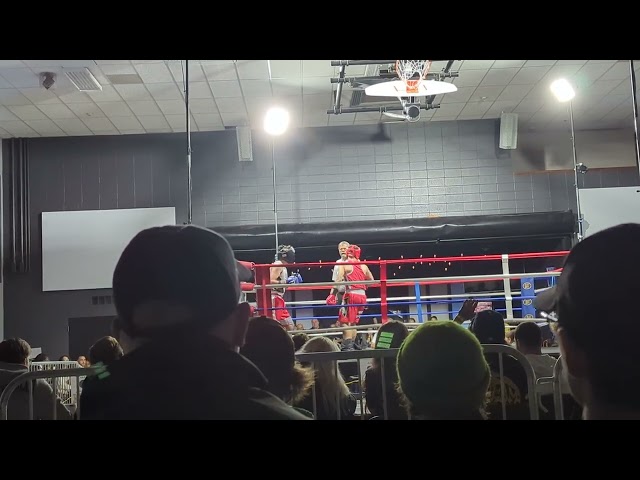 Mateo Barreda vs Aaron Svenson Sioux Falls Boxing