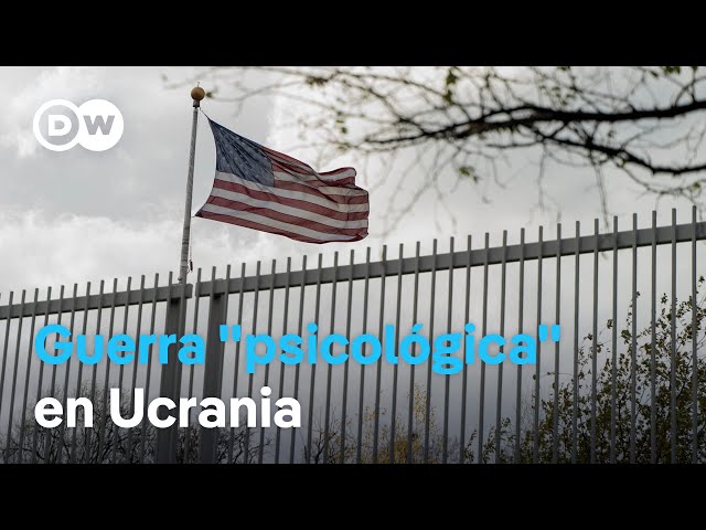 Ucrania acusa a Rusia de "guerra psicológica" mientras cierran embajadas occidentales en Kiev