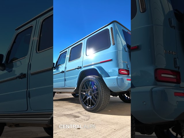 Flashing Lights on this 2025 Mercedes G550 G wagon!