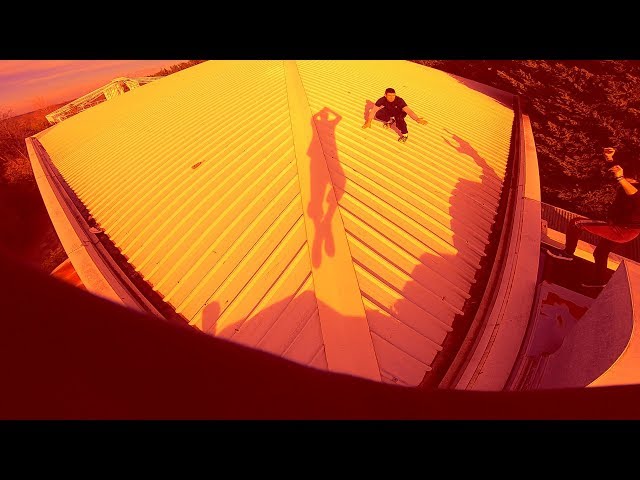 Escape from a bomb!  Rooftop Parkour Pov