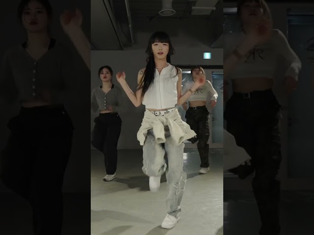 Watch this mesmerizing performance by talented Korean choreographer 'Redy' #redy #choreography