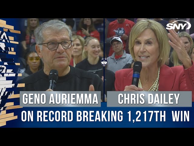 Geno Auriemma's and Chris Dailey's full speeches after record-breaking 1,217th win | SNY