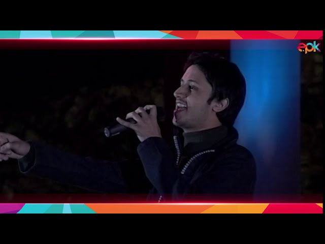 Atif Aslam Performing At 2004 New Year Celebrations | Lamhe | RK Music | JAL Band